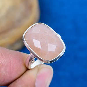 Bague en argent sterling 925 faite à la main avec pierre précieuse naturelle en forme de coussin de pierre de lune pêche - Product Image 2