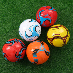 Balón de fútbol personalizado de cuero para equipos deportivos con diseño de logotipo personalizado - Product Image 5