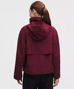 Veste utilitaire à capuche pour femme, couleur bordeaux, manches longues, coupe-vent, en polyester tissé, pour l'automne - Product Image 2