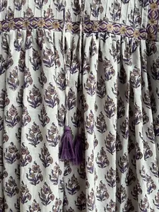 Robe maxi à imprimé floral bohème pour femmes, taille plus, robe d'été en coton avec broderie et décorations en pompon, style décontracté, faite à la main - Product Image 2