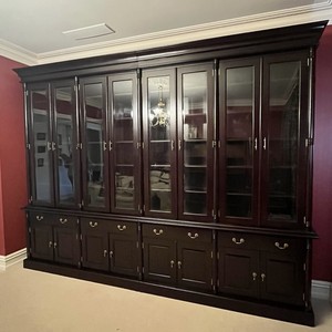 Mueble de Salón Tradicional de Madera de Caoba Maciza Hecho a Mano, Ecológico, con Puertas de Vidrio y 4 Cajones, Mueble de Almacenamiento para Villa - Product Image 2
