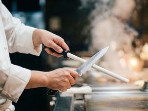 เครื่องลับมีดเซรามิกสีขาวทั่วไป ความละเอียดพิเศษ 1500+ ไม่ทนต่อแรงกระแทก เป็นมิตรกับสิ่งแวดล้อม พร้อมด้ามจับ PP สำหรับห้องครัว - Product Image 4