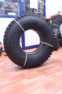 Pneus de haute qualité 9.00-16 pour véhicules lourds, adaptés aux véhicules de transport de charges |   Marque indienne BKT exportée dans toute l'Inde - Product Image 3