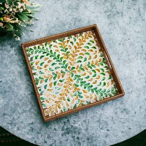 Bandeja de servir de ratán natural hecha a mano con forma y color personalizados, con incrustaciones de patrones únicos, bandeja decorativa cuadrada tejida para decoración del hogar. - Product Image 2