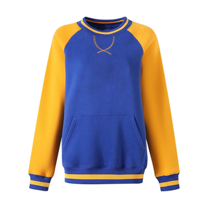 Sweat-shirt à col rond en chenille bicolore SGRho de haute qualité, vêtements de sororité en polaire premium, pull en coton unisexe SGRho doré - Product Image 1