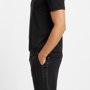 Ensemble de vêtements de sport pour hommes, t-shirt et short, matière douce et confortable, parfait pour les séances de gym et les activités de fitness en plein air - Product Image 5