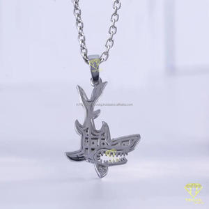 Pendentif Hip Hop Océanique Exclusif avec Sertissage de Diamants de Laboratoire Entièrement Incrustés et Finition Argentée - Product Image 5