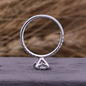 Anillo de compromiso de diamante cultivado en laboratorio de corte ovalado, anillo de bodas de oro blanco de 18 quilates para mujer, conjunto de puntas de garra y pavé, anillo de regalo de aniversario - Product Image 5