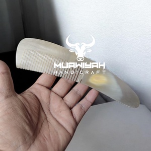 Peine de Cuerno de Buey Ecológico de Alta Calidad, Diseño de Peine de Lujo Pulido para Peinado en Casa y Salón, Tamaño y Forma Personalizables - Product Image 4