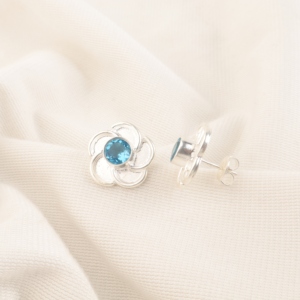 New Arrival Niharika Gems Silver Plated Precious Metal Alloy Luxury <b>Stud</b> <b>Earrings</b> With For <b>Blue</b> Topaz Freshwater Pearl <b>Earrings</b> - Product Image 2
