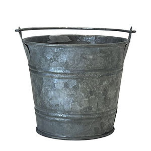 Cubo de maceta galvanizado decorativo con ilustraciones rústicas para mejorar los jardines de estilo rural y las áreas de porche - Product Image 1