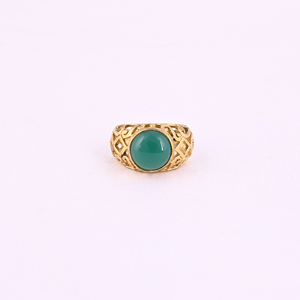 Bague en laiton détaillée avec pierre centrale en chrysoprase verte, plaquée or/argent pour femmes - Product Image 1