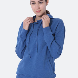 Sweat-shirts personnalisés pour femmes, conçus pour un usage quotidien, avec un tissu doux et une construction robuste pour une utilisation durable. - Product Image 1