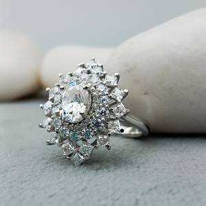 แหวนแต่งงานทรงเจ้าหญิงทันสมัยจาก D'VINS JEWELS ประดับเพชรทรงบริลเลียนต์สี D ขาว โรสโกลด์ พร้อมใบรับรอง - Product Image 2