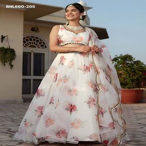 ชุดผ้าโปร่งบางสีสวยพร้อมลายดอกไม้ดิจิตอลและลูกไม้ Gota ทำงาน lehenga-choli และ dupatta - Product Image 1