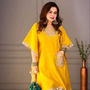 Ensemble de kaftan en satin Devsena de qualité supérieure avec travail de miroir véritable et poche en dentelle brodée - Product Image 1