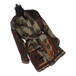 KS004 Kimono Corto de Seda Bohemio Vintage, Estilo Boho Gitano, Hecho con Seda de Sari Reciclada, Túnica Corta, Ropa de Dormir para Mujer - Product Image 5