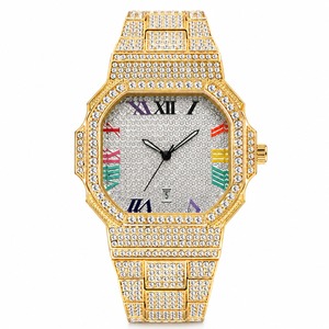 Reloj analógico de lujo con polígono dorado, reloj de cuarzo unisex con incrustaciones de diamantes de imitación, correa de oro amarillo - Product Image 4
