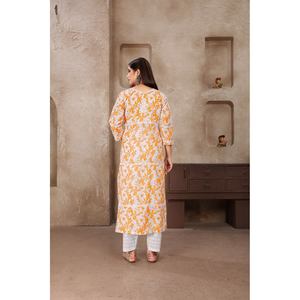 ÚLTIMO ESTAMPADO DIGITAL DE ALGODÓN CON CHIKANKARI TRABAJO KURTI CON PALAZZO PEACH - Product Image 2