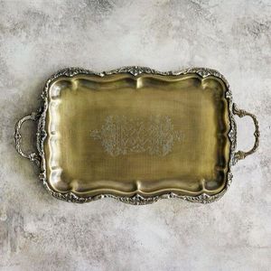 Bandeja de Servicio de Latón de Alta Calidad con Acabado Antiguo para Restaurantes, Banquetes, Servicios de Catering y Exhibición Decorativa - Product Image 6