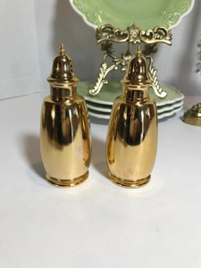 Ensemble de salière et poivrière en or miroir de qualité supérieure, élégant pour table à manger, idéal pour cuisines et restaurants de luxe, provenance Inde. - Product Image 4