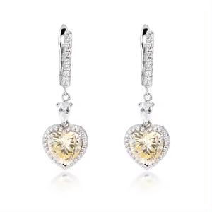 Boucles d'oreilles de luxe Boucles d'oreilles en forme de coeur en argent 925 Faux diamant jaune - Product Image 1