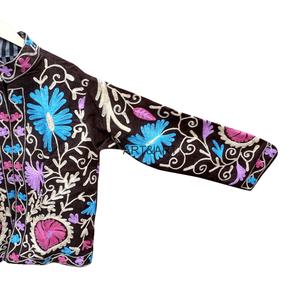 Veste d'hiver pour femme ART&ART, écologique, respirante, en coton, col mandarin, matelassée, broderie florale rouge, ethnique - Product Image 5