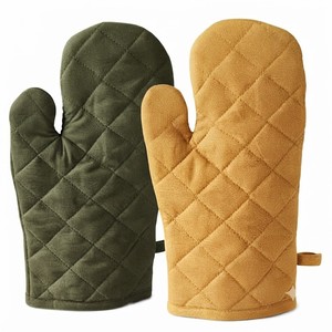 Guantes de Horno STALWART IMPEX SWI-OG-005 de Algodón Estampado con Aislamiento Térmico, Diseño Cosido de Color Sólido, Ecológicos, Duraderos, Lavables a Mano - Product Image 3