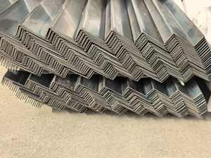 Poutre en acier de qualité supérieure Z Purlin 140*50*20*2.5 Profilé formé à froid pour les ossatures de bâtiments métalliques - Product Image 4