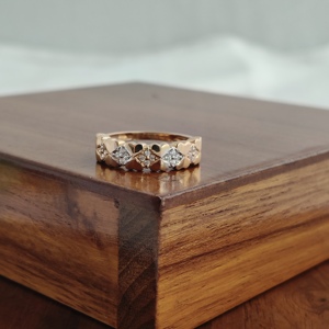 แหวนทองคำขาว 18K ประดับเพชรรูปหัวใจสำหรับผู้หญิง สไตล์วินเทจสุดโรแมนติก ฝังเพชรแบบ Pave งานละเอียด ของขวัญสำหรับงานปาร์ตี้ ผิวขัดเงา - Product Image 2