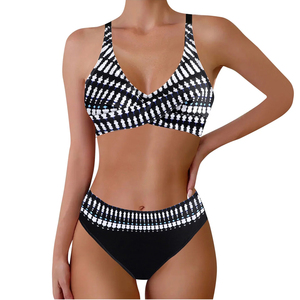 Ensemble de bikini à imprimé géométrique pour femmes, maillot de bain deux pièces taille haute, haut croisé avec détail torsadé, tissu extensible - Product Image 4