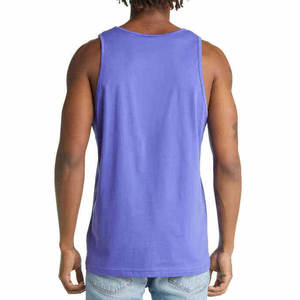 Camiseta sin mangas elegante para hombre, material ligero, ideal para entrenamiento, correr y fitness. - Product Image 2
