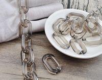 Décoration intérieure : Chaînes en résine personnalisables, très grandes et aux couleurs claires, maillons en résine multicolores de grande taille disponibles.