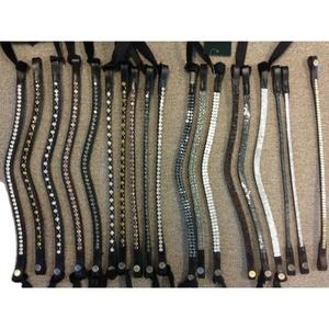 Banda de navegación de estilo occidental en forma de V, cómoda y duradera para montar a caballo, cuero ecuestre, costura elegante, accesorio para equinos ostentoso - Product Image 1