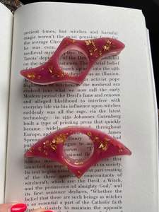 Soporte de Resina Hecho a Mano para Páginas de Libro, Lector de Pulgar y Dedo |   Herramienta de Lectura con una Sola Mano para Libros, Novelas y Revistas - Product Image 6