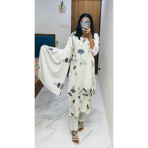 Hermoso Salwar Kameez de Algodón Blanco para Fiestas, Top y Pantalón con Dupatta, Talla M, Elegante Ropa de Fiesta por Bhanderi -BE - Product Image 3