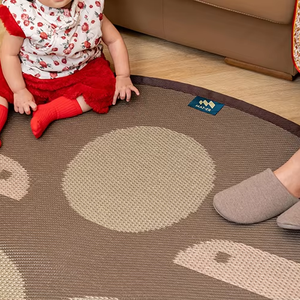 Tapis de plage ronds de qualité supérieure fabriqués en Thaïlande, imperméables et résistants à la corrosion, 100% polypropylène, en vente - Product Image 1