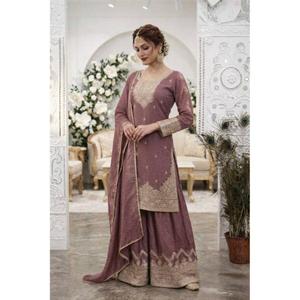 นำเสนอคอลเลคชั่นเสื้อผ้าสำเร็จรูปใหม่ล่าสุด ดีไซน์หรูหรา ปักลายสวยงาม พร้อมกางเกงปาลาซโซและผ้าคลุมไหล่ - Product Image 1