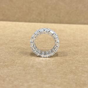 Bague d'éternité de luxe en or blanc 14 carats avec diamants taille émeraude LGD, poids total 12,21 carats, bijou de créateur pour mariage et anniversaire - Product Image 1