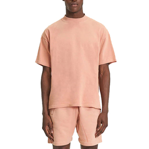 Ensemble d'été pour hommes, haut à manches courtes coupe décontractée et short confortable, en coton respirant, style décontracté pour les vacances, style streetwear - Product Image 3
