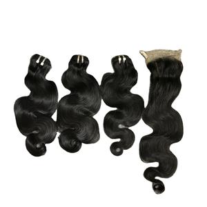 Vente en gros d'extensions de cheveux humains vierges vietnamiens 100% Ensemble complet Vague corporelle Densité 200 4by4 HD Paquets de fermeture Couleur naturelle - Product Image 1