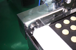 เครื่องรีดแป้งบิสกิตอุตสาหกรรมรุ่นใหม่ ปี 2025 และเครื่องทำคุกกี้โรตารี่สำหรับร้านเบเกอรี่ ใช้ไฟ 220V - Product Image 5