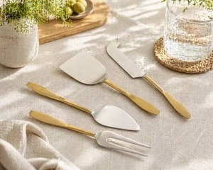 Ensemble de Couteaux à Fromage Premium en Métal pour des Expériences Gastronomiques Contemporaines - Product Image 5