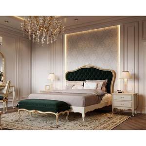Juego de cama de madera maciza de caoba con elegante acabado en color dorado, con mesa de noche adicional y banco para uso en interiores del dormitorio. - Product Image 2