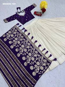 Magnifique Saree en Soie Jacquard Douce avec Motif Géométrique Tissé, Ensemble 3 Pièces avec Blouse et Lehenga - Saree Love - Product Image 5