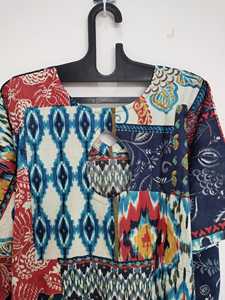 Kaftan en coton léger et aérien avec bordure en dentelle, imprimé floral vintage, coupe ample pour l'été et la plage - Product Image 4