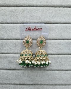 Elegantes Pendientes Jhumka Color Rosa Bebé Chapados en Oro, Pendientes Jhumki Tradicionales Indios con Perlas Incrustadas en Kundan para Mujer, Joyería Étnica - Product Image 4