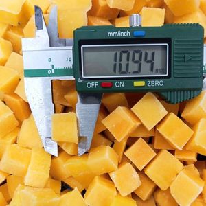 Cubos de mango congelados IQF procesados a partir de mango maduro para servicios de catering, repostería, postres y fabricación, origen Vietnam. - Product Image 1
