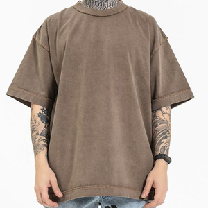 T-shirt délavé à l'acide 100% coton, grammage lourd, effet vieilli, en tissu éponge, impression DTG - Product Image 5
