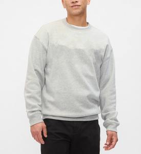Sweat-shirt unisexe pour adultes sans capuche, en molleton de coton, à séchage rapide, avec impression par transfert thermique motif flocon de neige, disponible en couleurs unies et multicolores. - Product Image 4